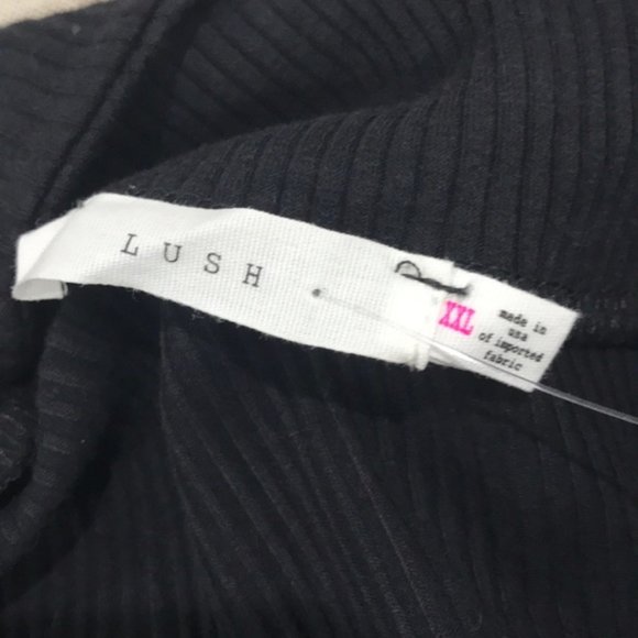 Lush Crisscross Off-the-Shoulder Top - Picture 6 of 6